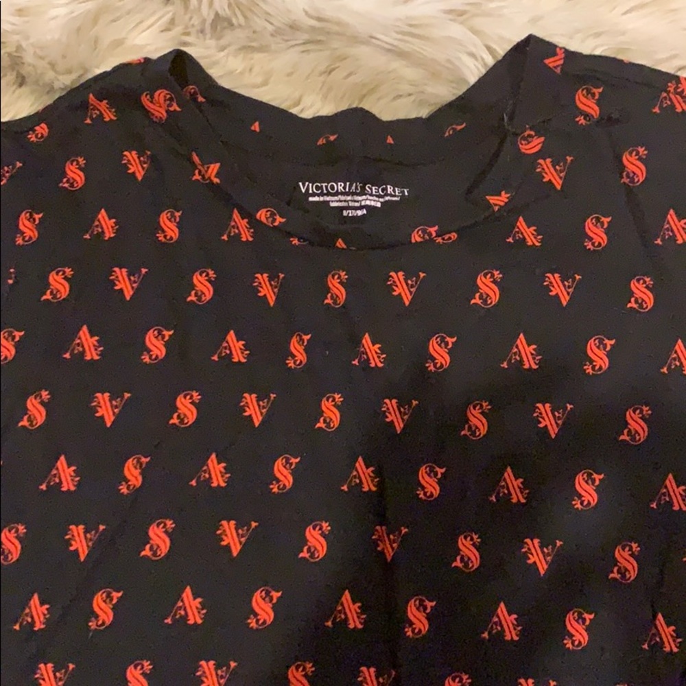 VS Logo Tee - Picture 2 of 3
